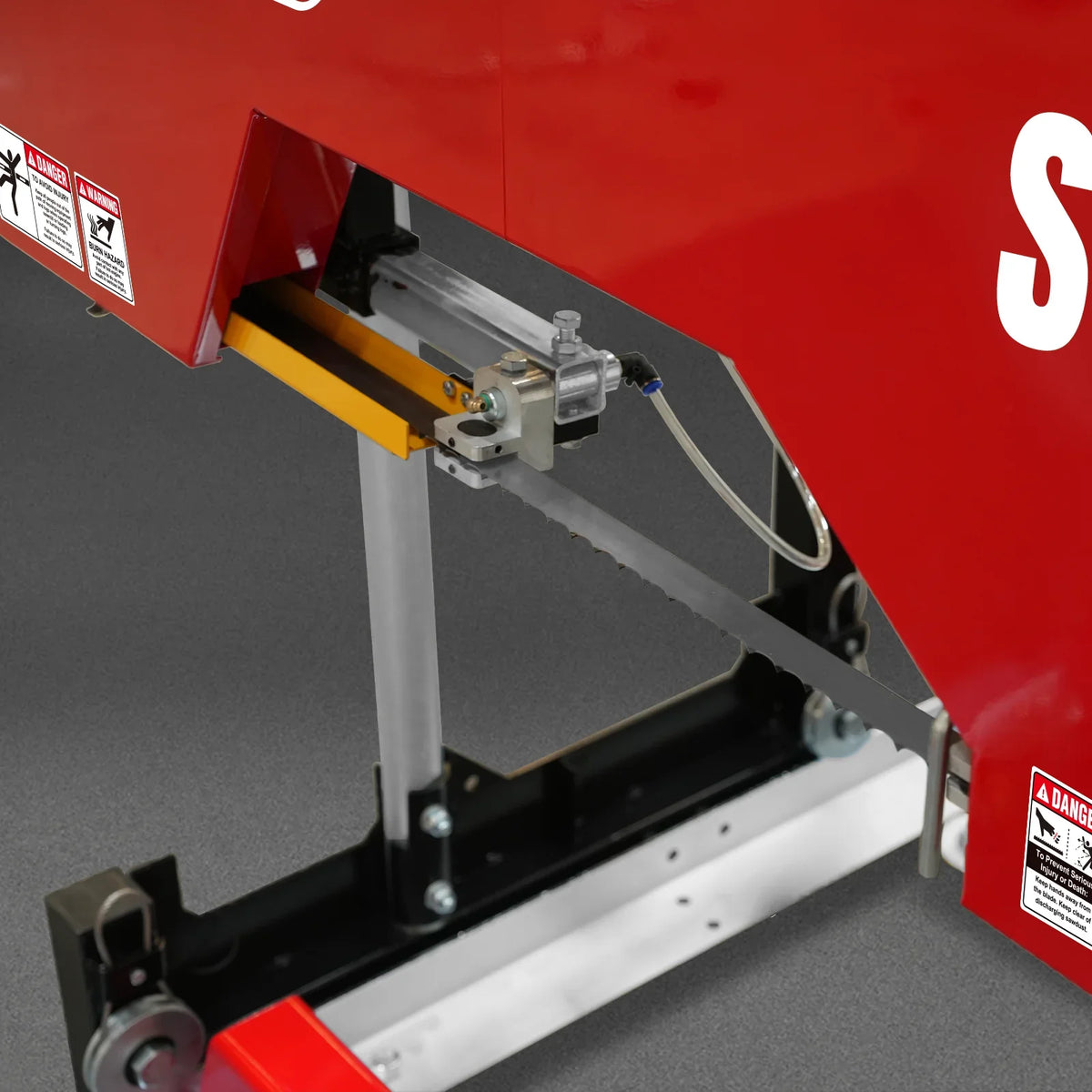 MechMaxx SM26 Sawmill Portable 26" 459cc 15HP Electric Start Gasoline Engine 20" Board Width 13' Track Length New