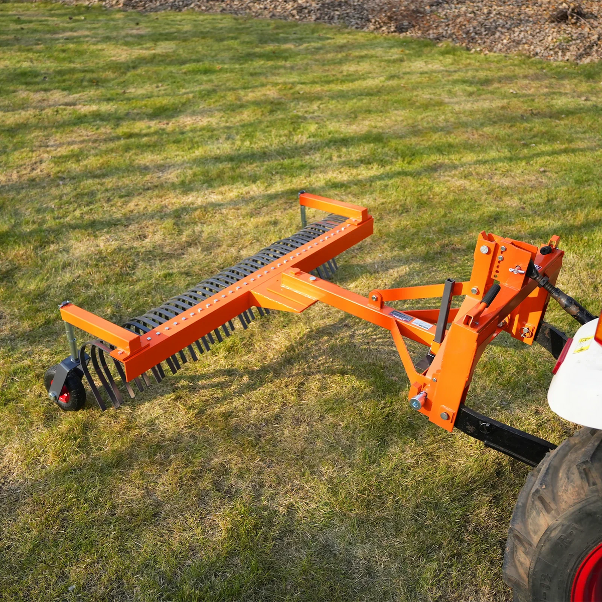 MechMaxx LR72W Landscape Rake 72" Bolt-On Wheels 36 Tines 3 Point Hitch Tractor Attachment New