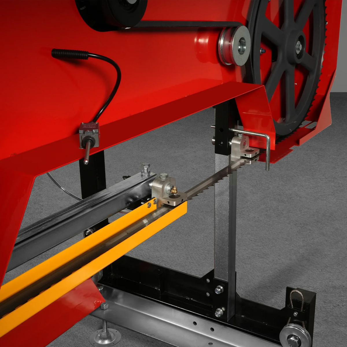 MechMaxx SM32 Sawmill 32" Portable 459cc 15HP Electric Start Gasoline Engine 26.5" Board Width 13' Track Length New